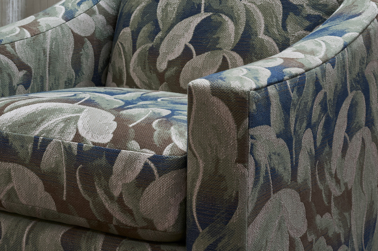 4357-07 Nightbloomer Cattail